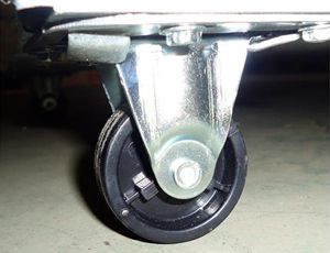 Chân tủ có bánh xe chịu lực